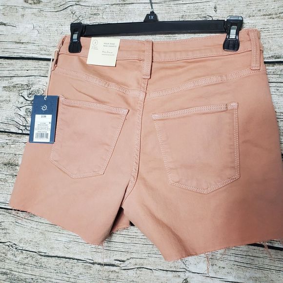 Universal Thread HIGH-RISE MIDI SHORTS Size 2/26 NWT - Picture 5 of 11